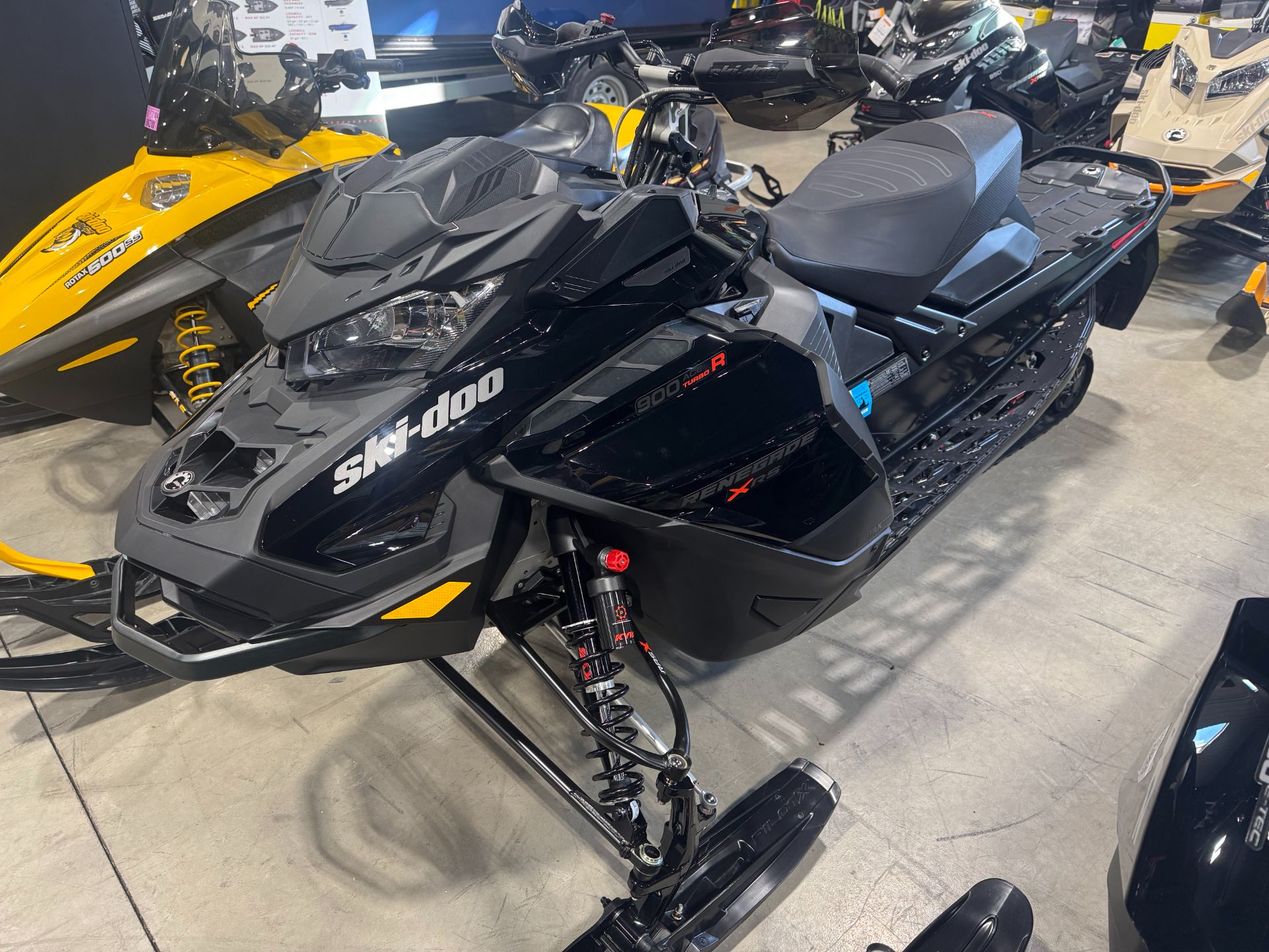 2023 Ski-Doo Renegade X-RS 900 ACE Turbo R ES RipSaw 1.25 in Huron, Ohio - Photo 2