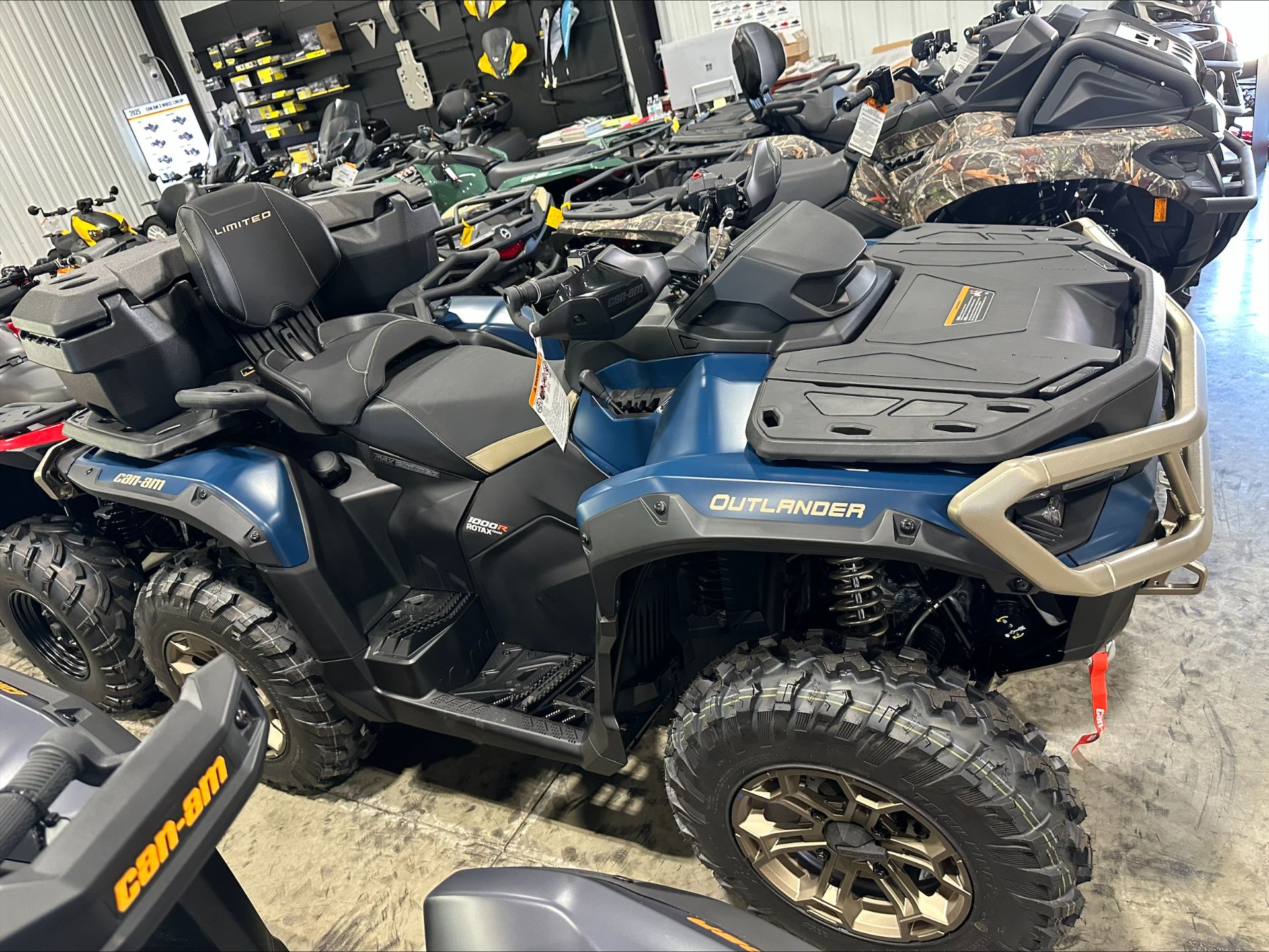 2025 Can-Am Outlander MAX Limited 1000R in Huron, Ohio - Photo 1
