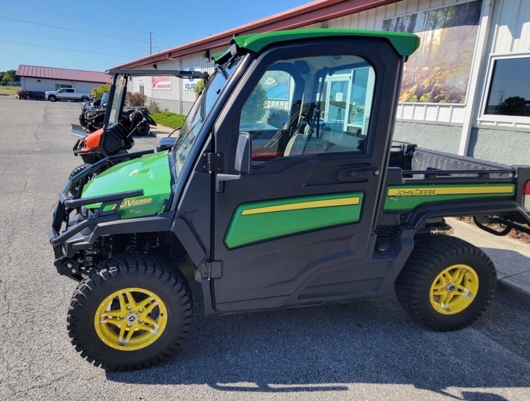 2019 John Deere XUV835R with Deluxe Cab in Huron, Ohio - Photo 3