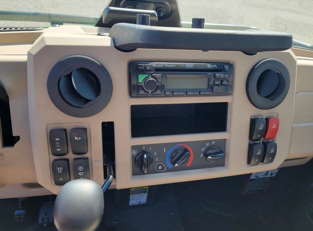 2019 John Deere XUV835R with Deluxe Cab in Huron, Ohio - Photo 6