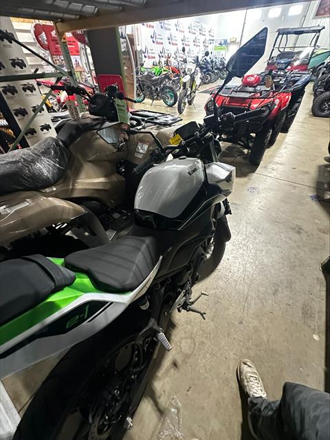 2024 Kawasaki Z e-1 ABS in Huron, Ohio - Photo 3