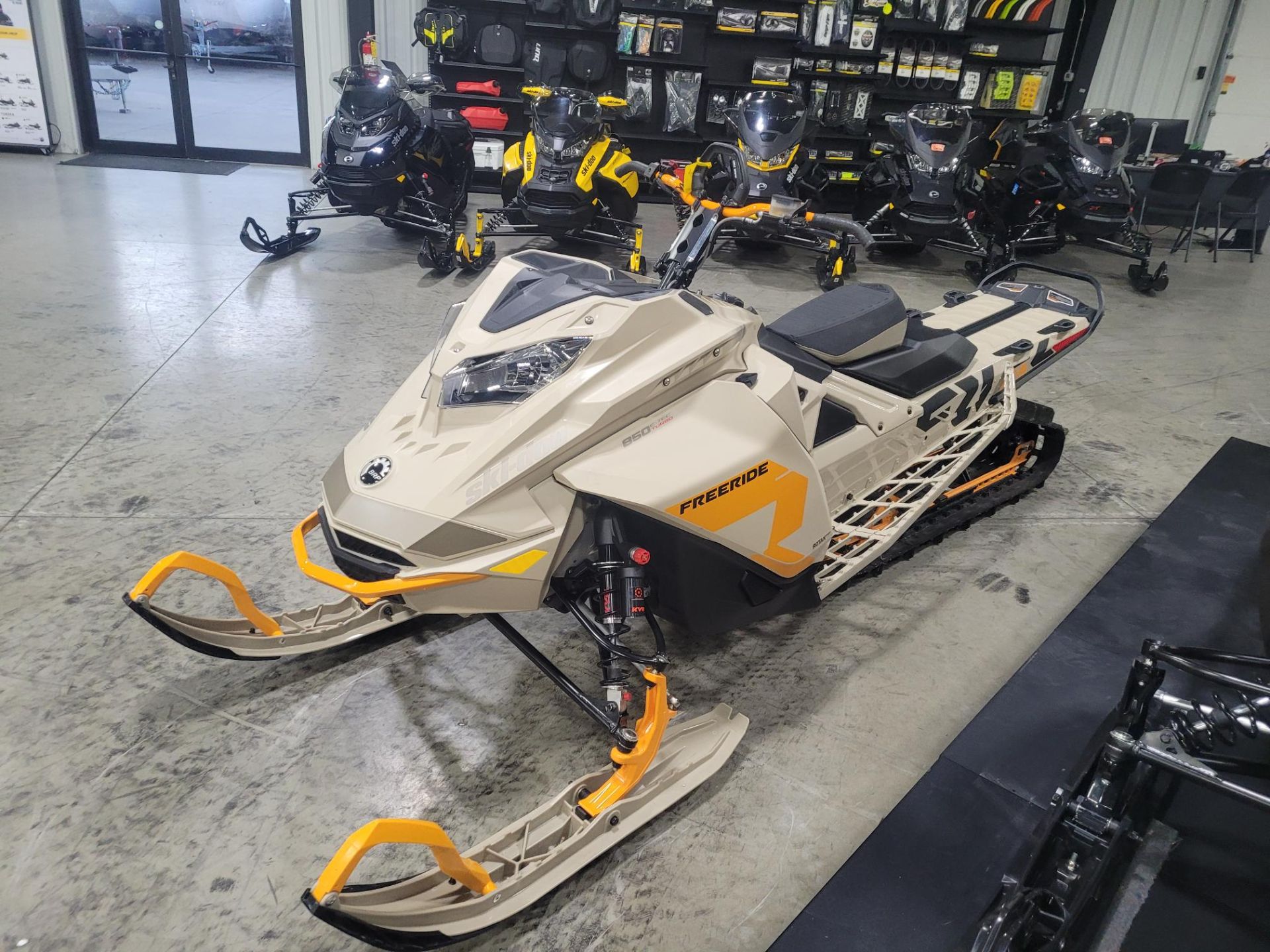 2022 Ski-Doo Freeride 154 850 E-TEC Turbo SHOT PowderMax Light 2.5 w/ FlexEdge in Huron, Ohio - Photo 2