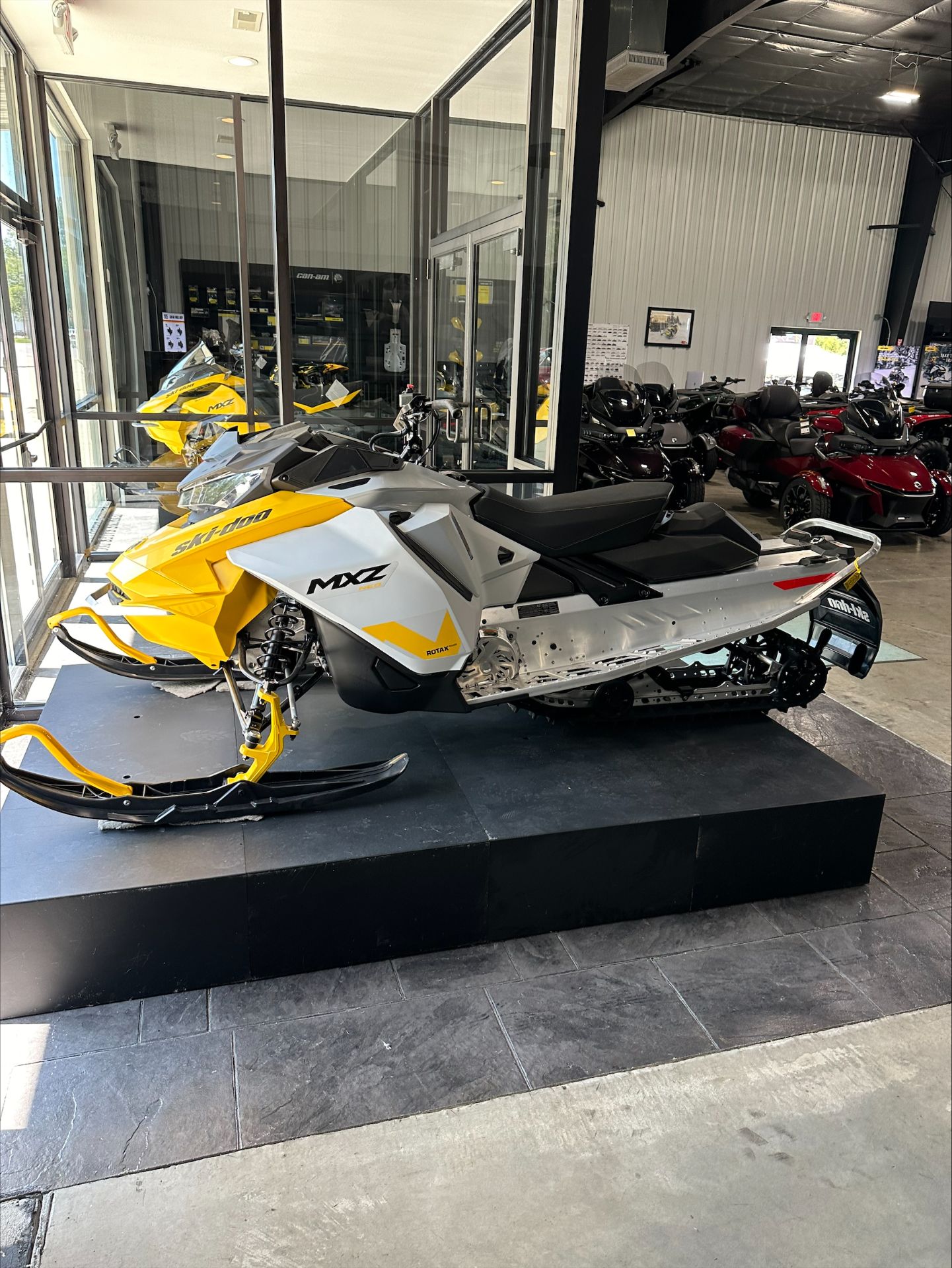 2025 Ski-Doo MXZ NEO 600 EFI ES Cobra 1.0 in Huron, Ohio - Photo 1