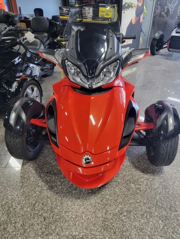 2016 Can-Am Spyder ST-S in Huron, Ohio - Photo 1