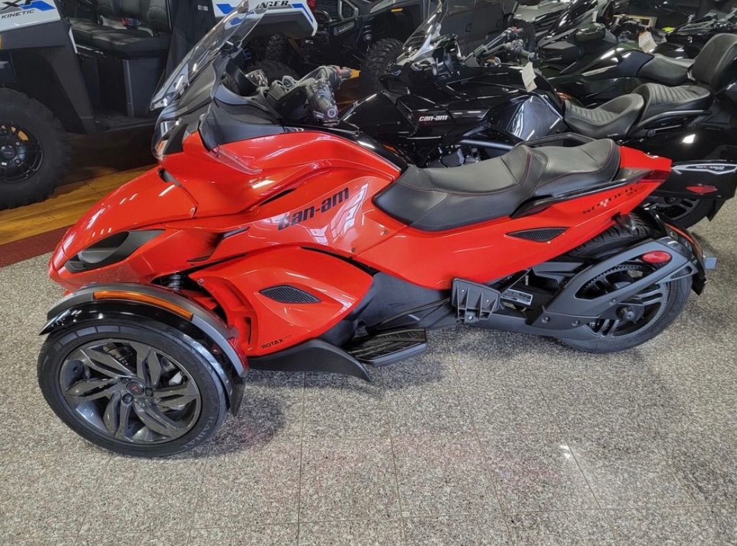 2016 Can-Am Spyder ST-S in Huron, Ohio - Photo 5