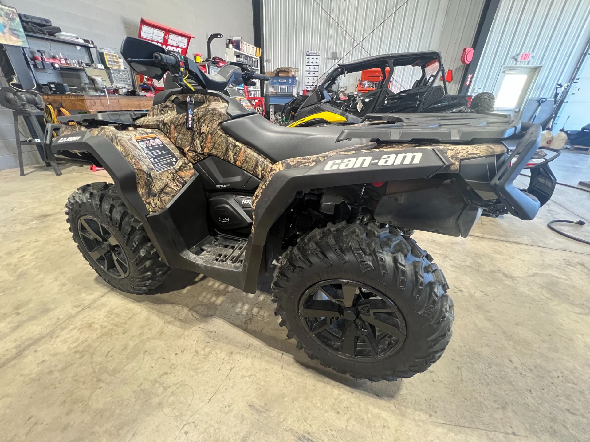 2022 Can-Am Outlander XT 1000R in Huron, Ohio - Photo 3