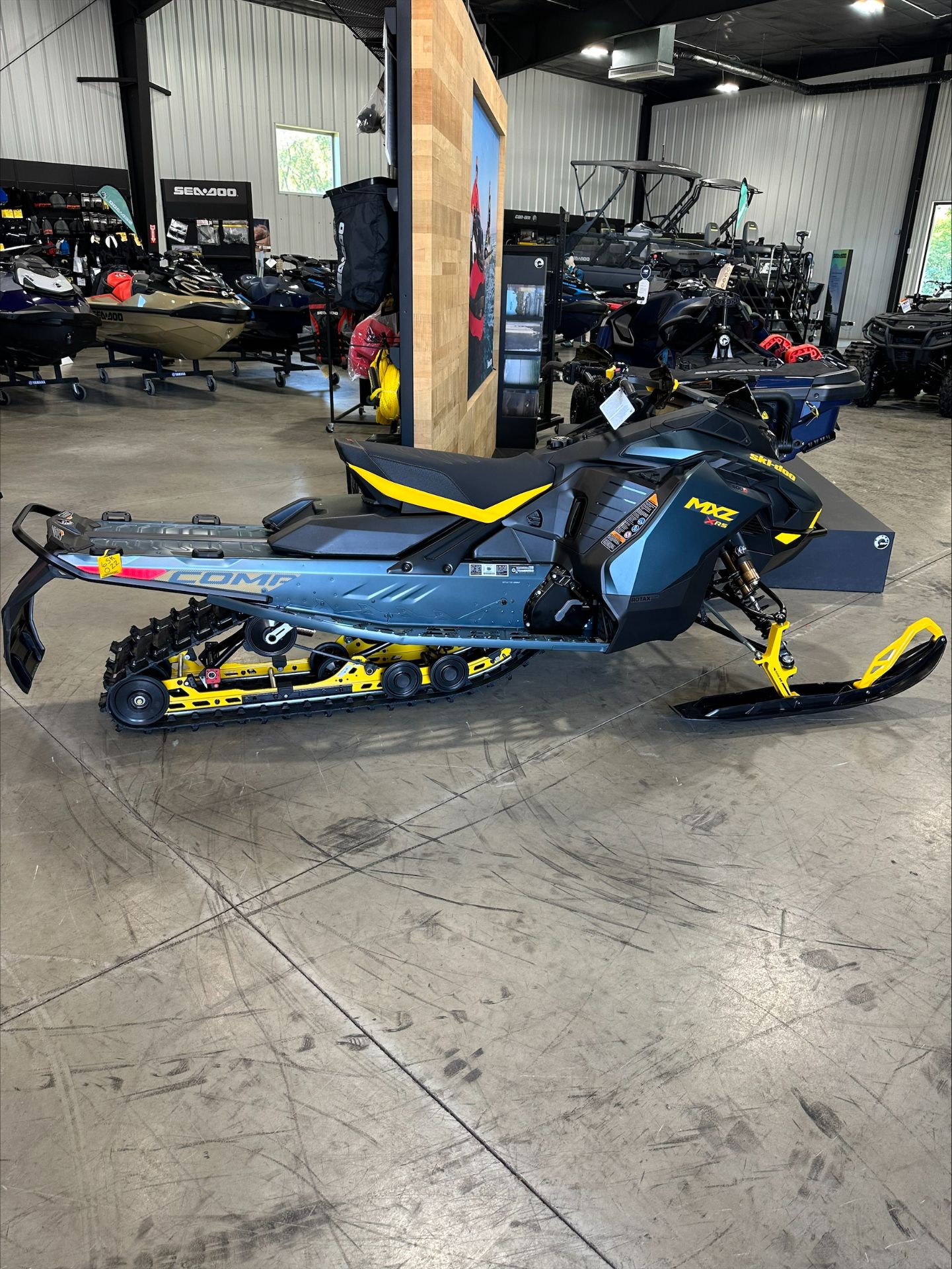 2026 Ski-Doo MXZ X-RS w/ Competition Package 600R E-TEC RipSaw II 2-Ply 1.25 in Huron, Ohio - Photo 1