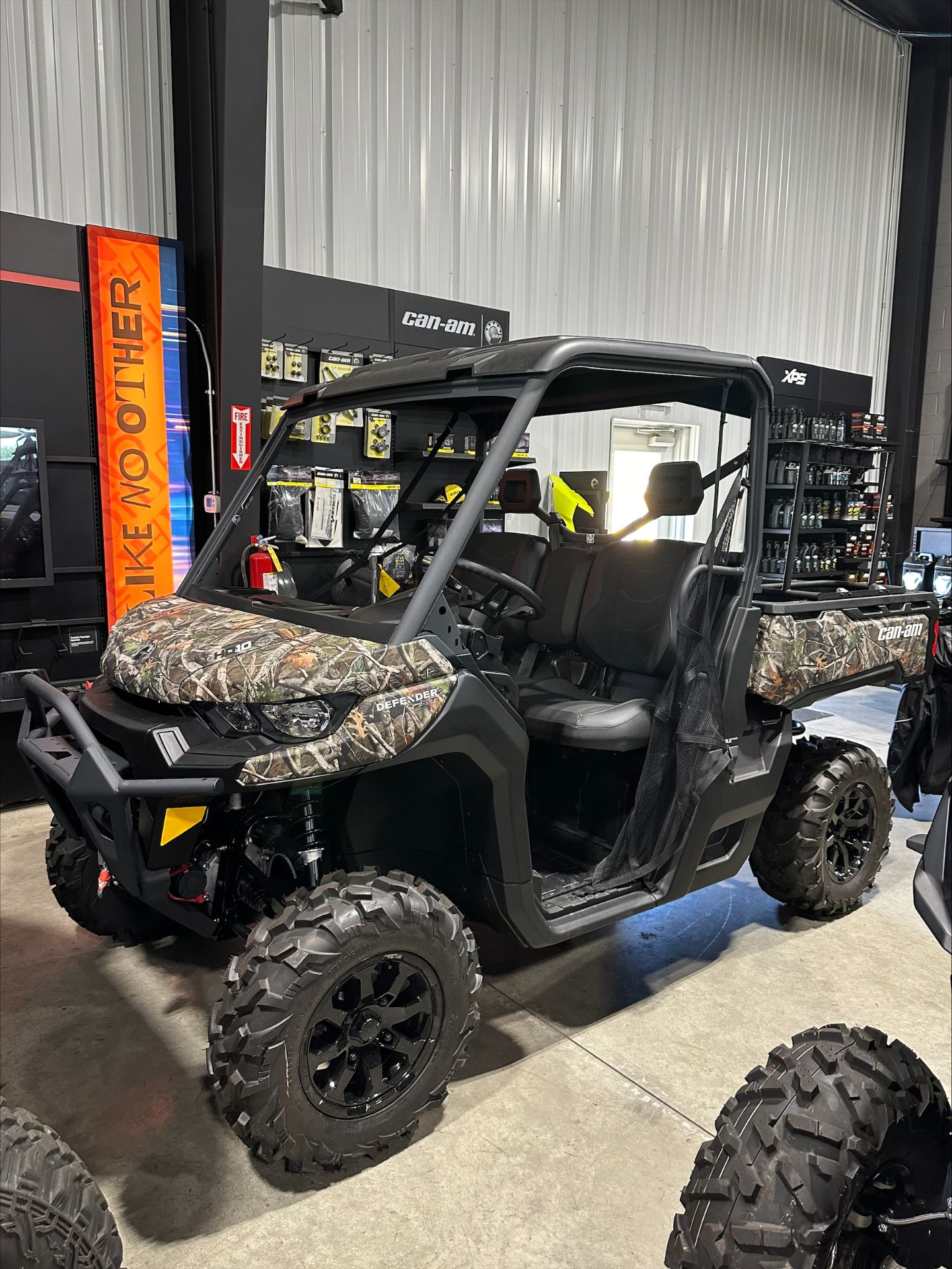 2025 Can-Am Defender XT HD10 in Huron, Ohio - Photo 1