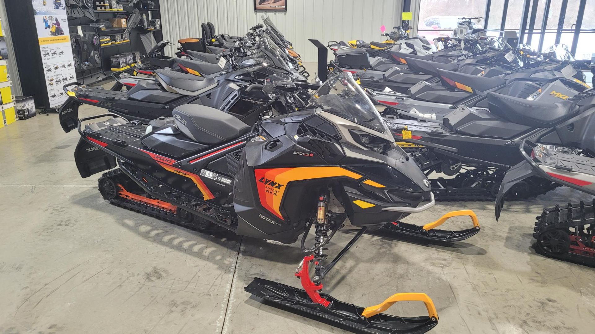 2025 LYNX Rave GLS 850 E-TEC Turbo R Ice Ripper XT 1.5 SHOT w