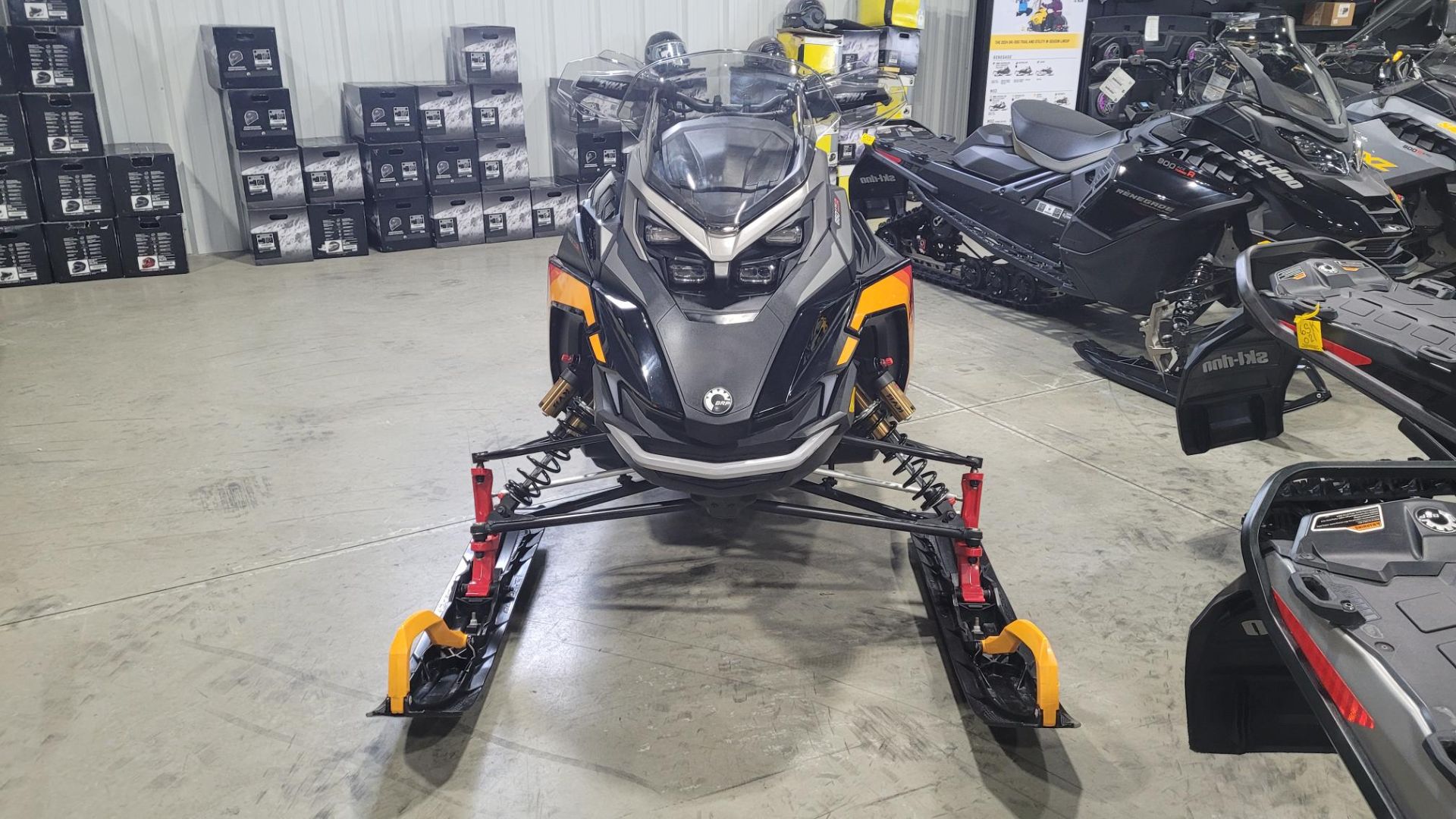 2025 LYNX Rave GLS 850 E-TEC Turbo R Ice Ripper XT 1.5 SHOT w