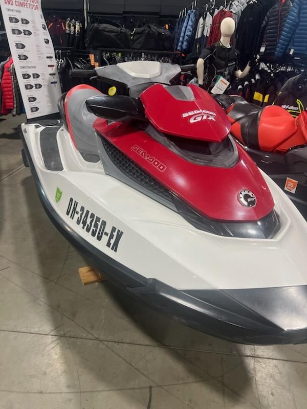 2011 Sea-Doo GTX 215 in Huron, Ohio - Photo 2