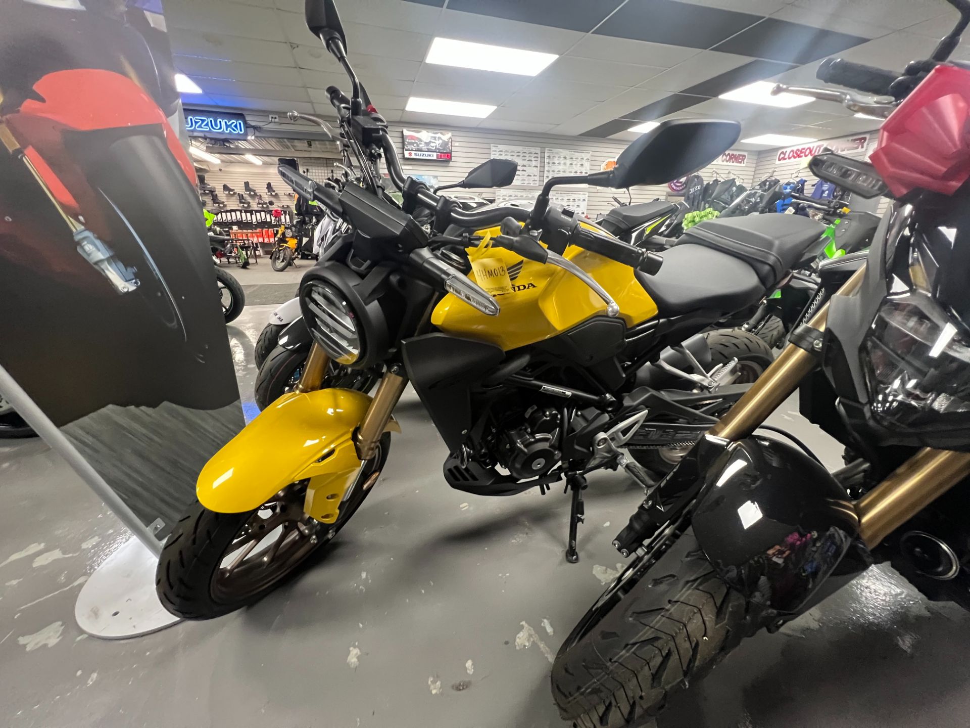 2024 Honda CB300R ABS in Huron, Ohio - Photo 2