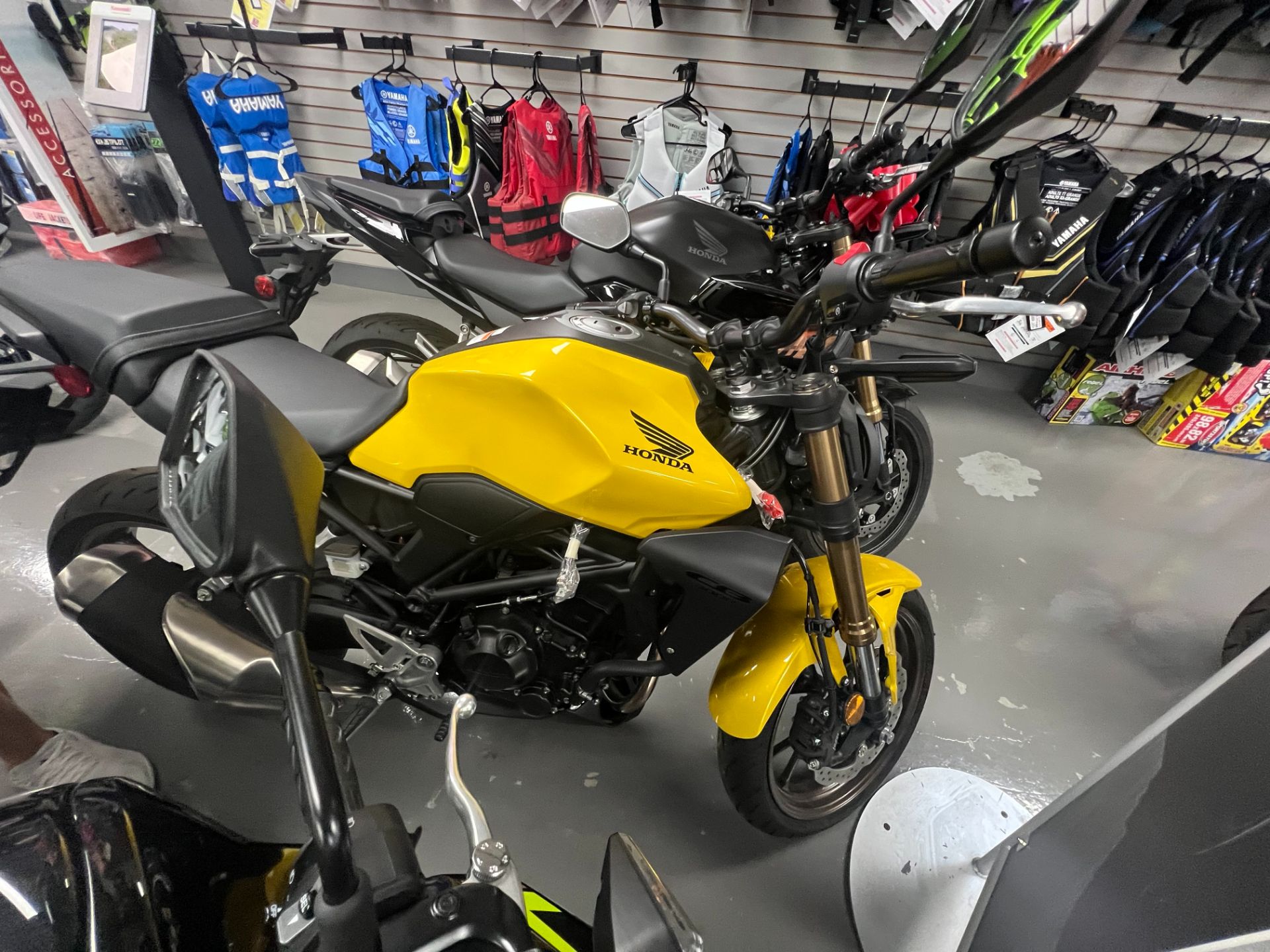 2024 Honda CB300R ABS in Huron, Ohio - Photo 4
