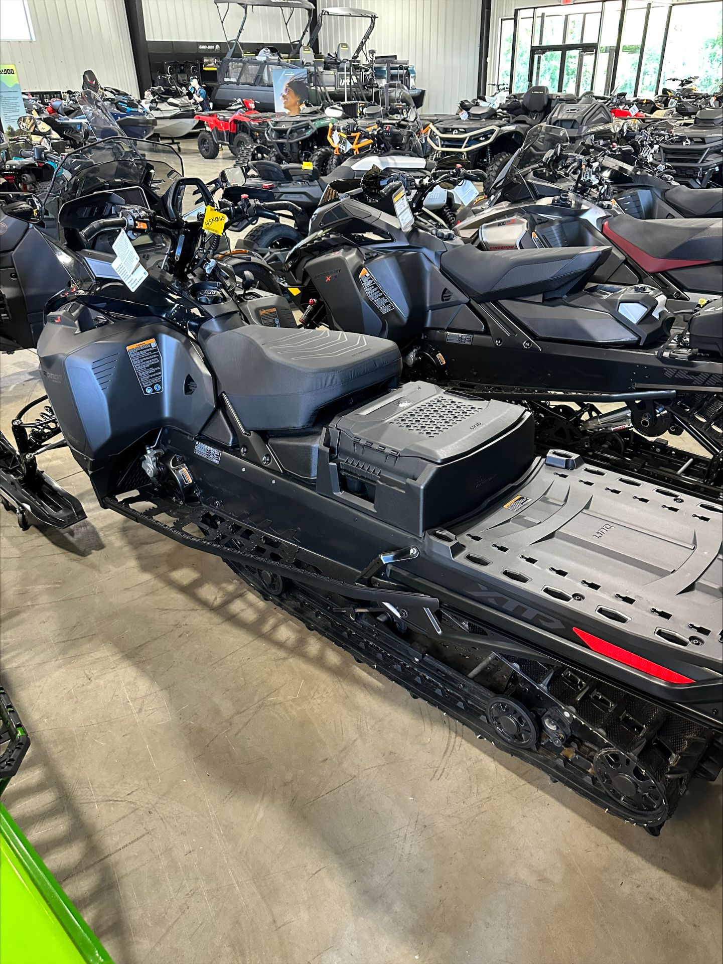 2024 Ski-Doo Expedition Xtreme 900 ACE Turbo R ES Cobra WT 1.8 in Huron, Ohio - Photo 2