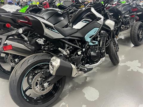 【なつ】47000円＋送料12000円 2025 Kawasaki Z900 ABS Metallic Spark Black/Metallic Carbon Gray