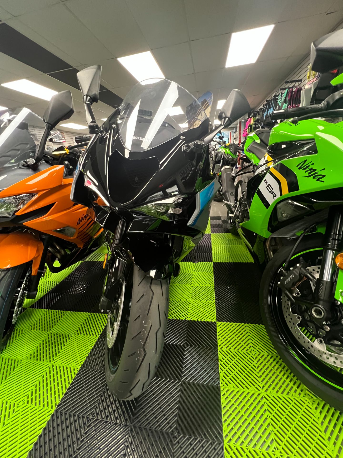 2025 Kawasaki Ninja ZX-6R in Huron, Ohio - Photo 3