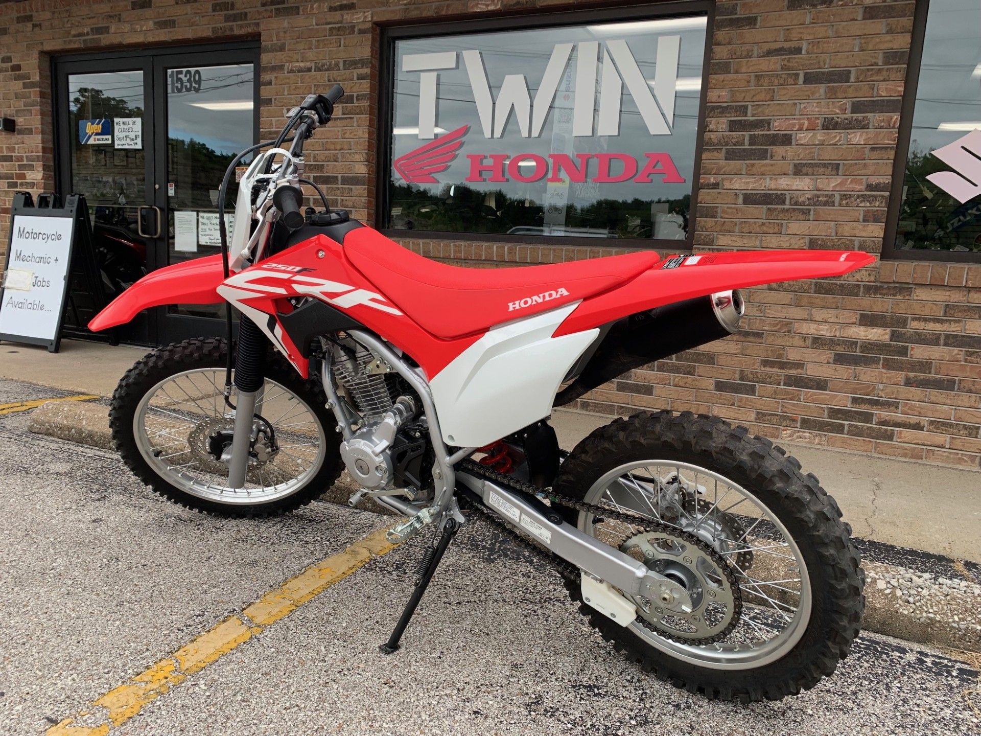 2021 Honda CRF250F  MINT.....ONLY 2 TANKS OF GAS in Herculaneum, Missouri - Photo 3