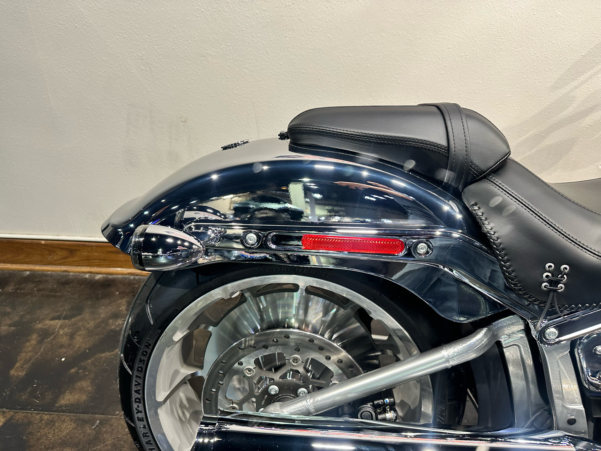 2025 Harley-Davidson Fat Boy® Gray Ghost in Baton Rouge, Louisiana - Photo 9