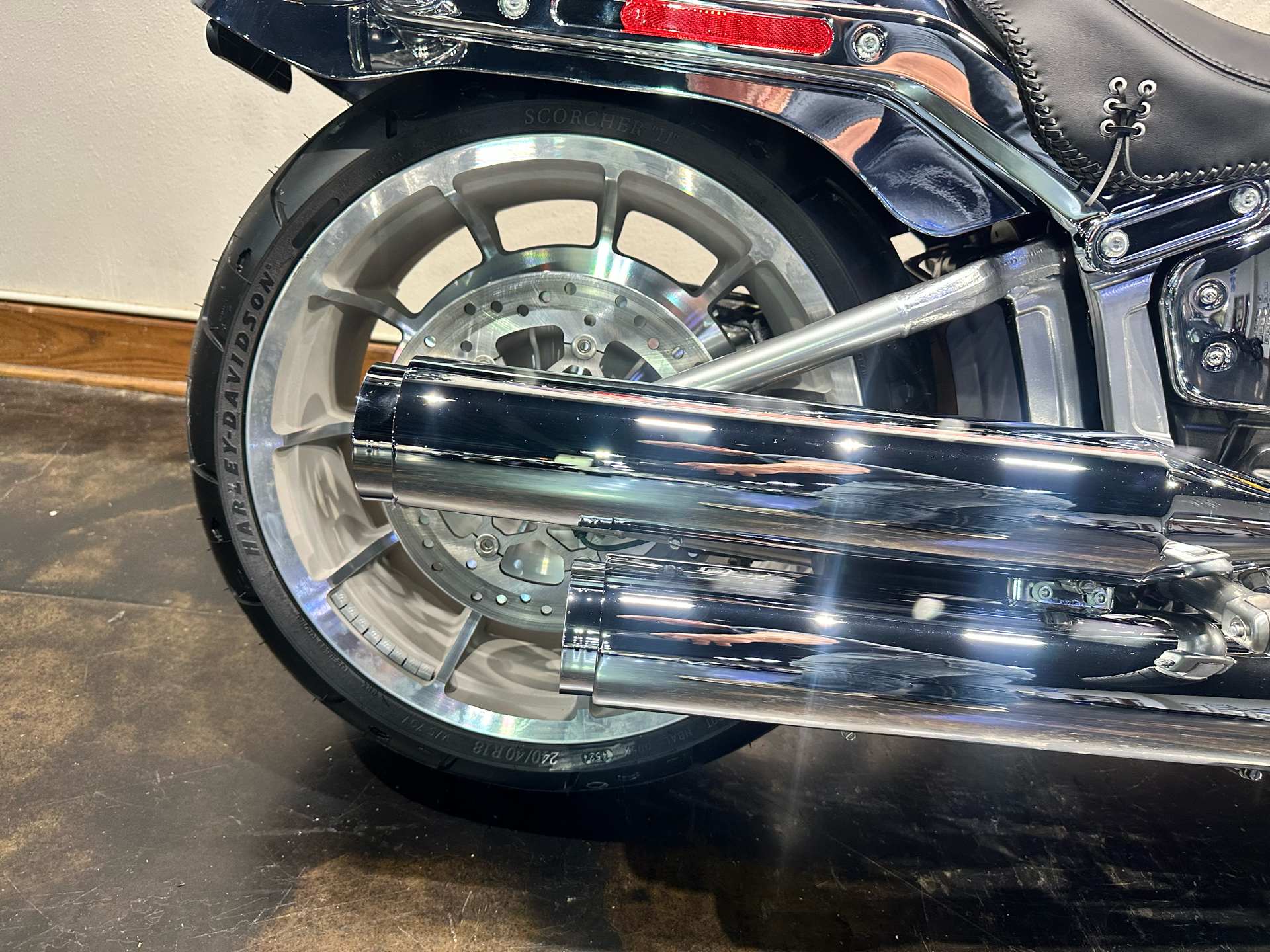 2025 Harley-Davidson Fat Boy® Gray Ghost in Baton Rouge, Louisiana - Photo 10