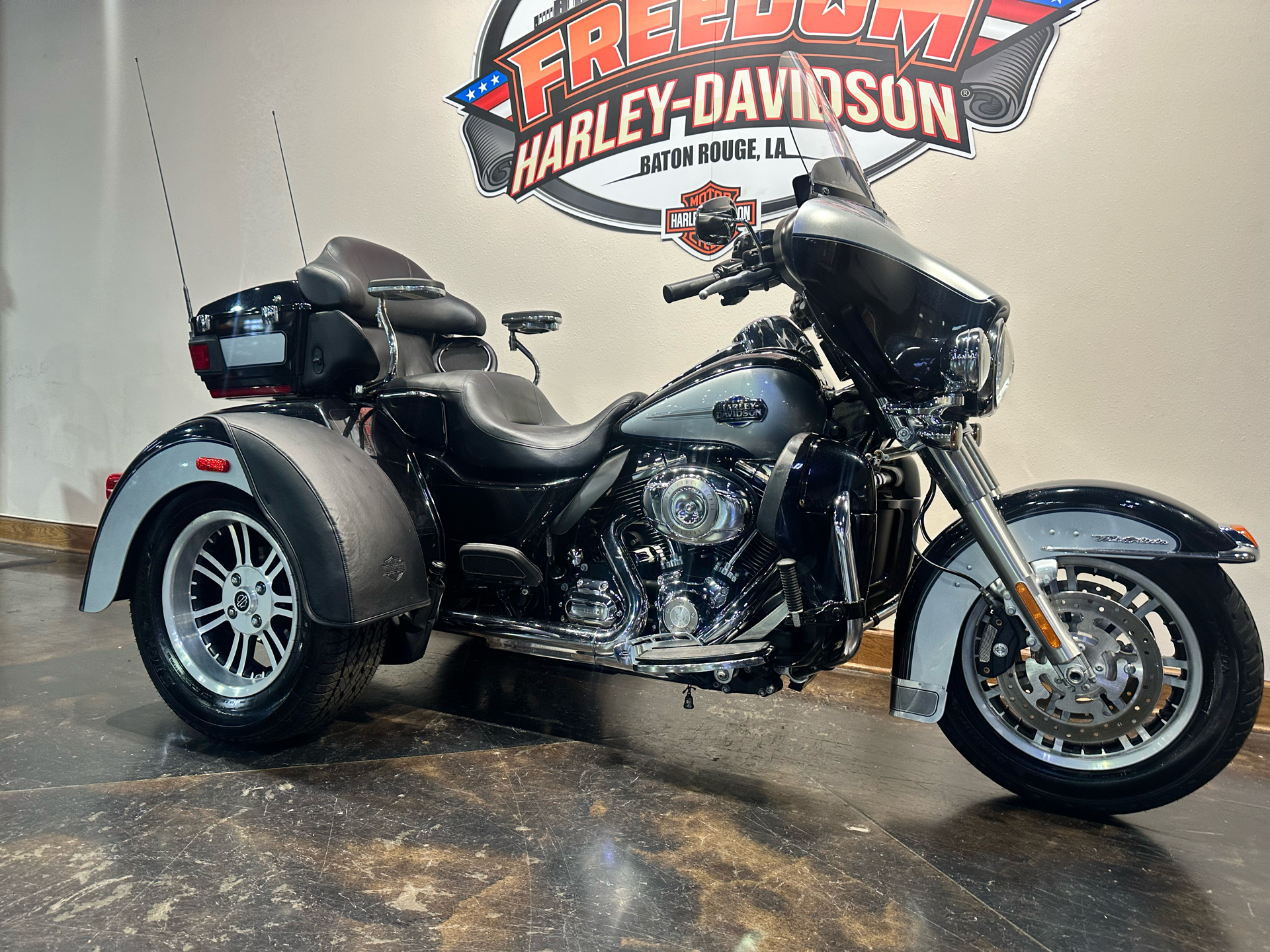2013 Harley-Davidson Tri Glide® Ultra Classic® in Baton Rouge, Louisiana - Photo 2