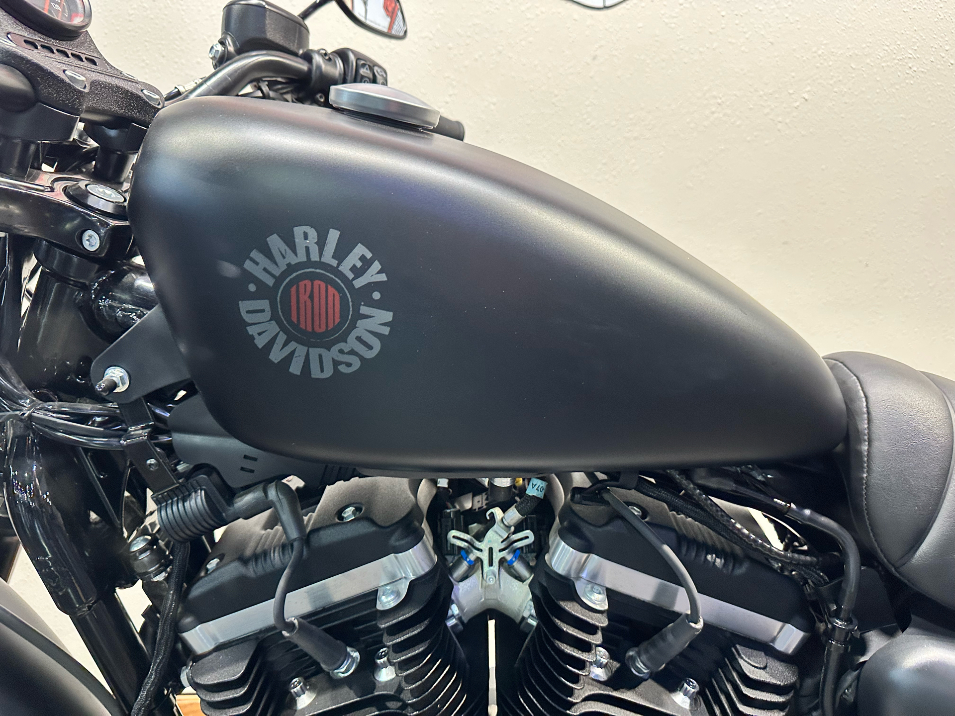 2022 Harley-Davidson Iron 883™ in Baton Rouge, Louisiana - Photo 9