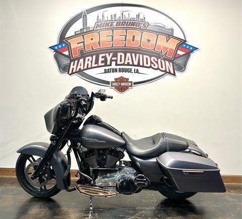 2016 Harley-Davidson Street Glide® Special in Baton Rouge, Louisiana - Photo 12