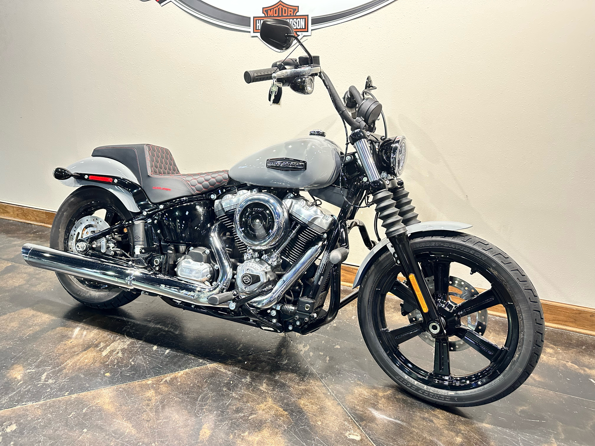 2025 Harley-Davidson Street Bob® in Baton Rouge, Louisiana - Photo 2