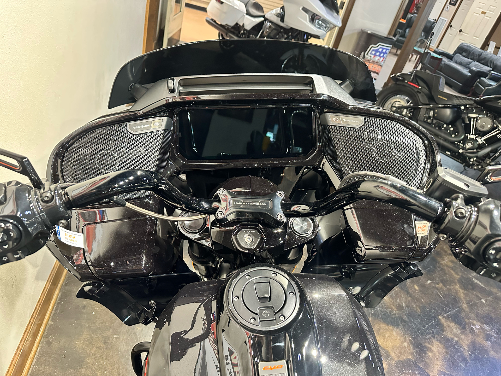 2025 Harley-Davidson CVO™ Road Glide® in Baton Rouge, Louisiana - Photo 7