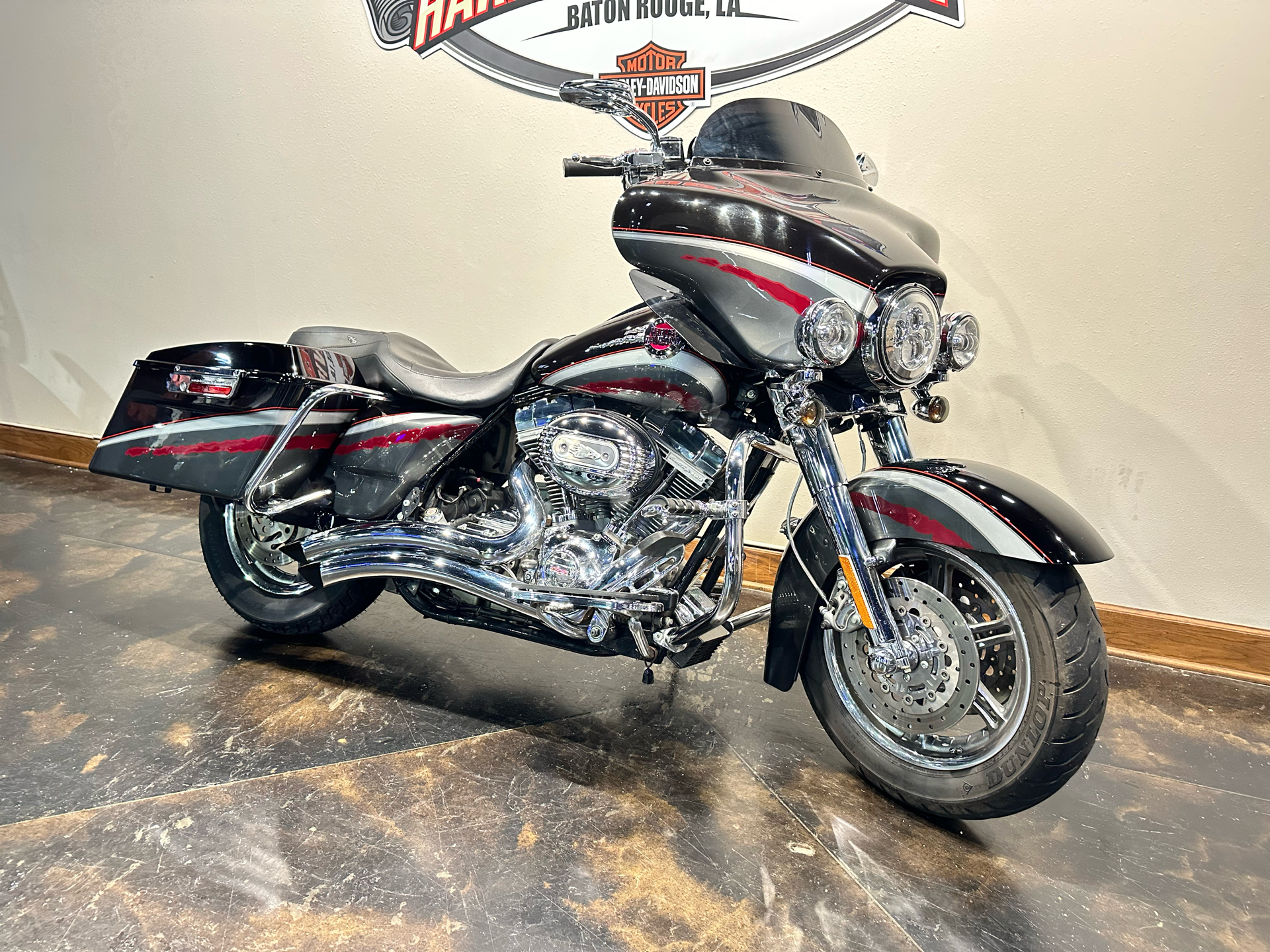 2006 Harley-Davidson CVO™ Screamin' Eagle® Ultra Classic® Electra Glide® in Baton Rouge, Louisiana - Photo 2