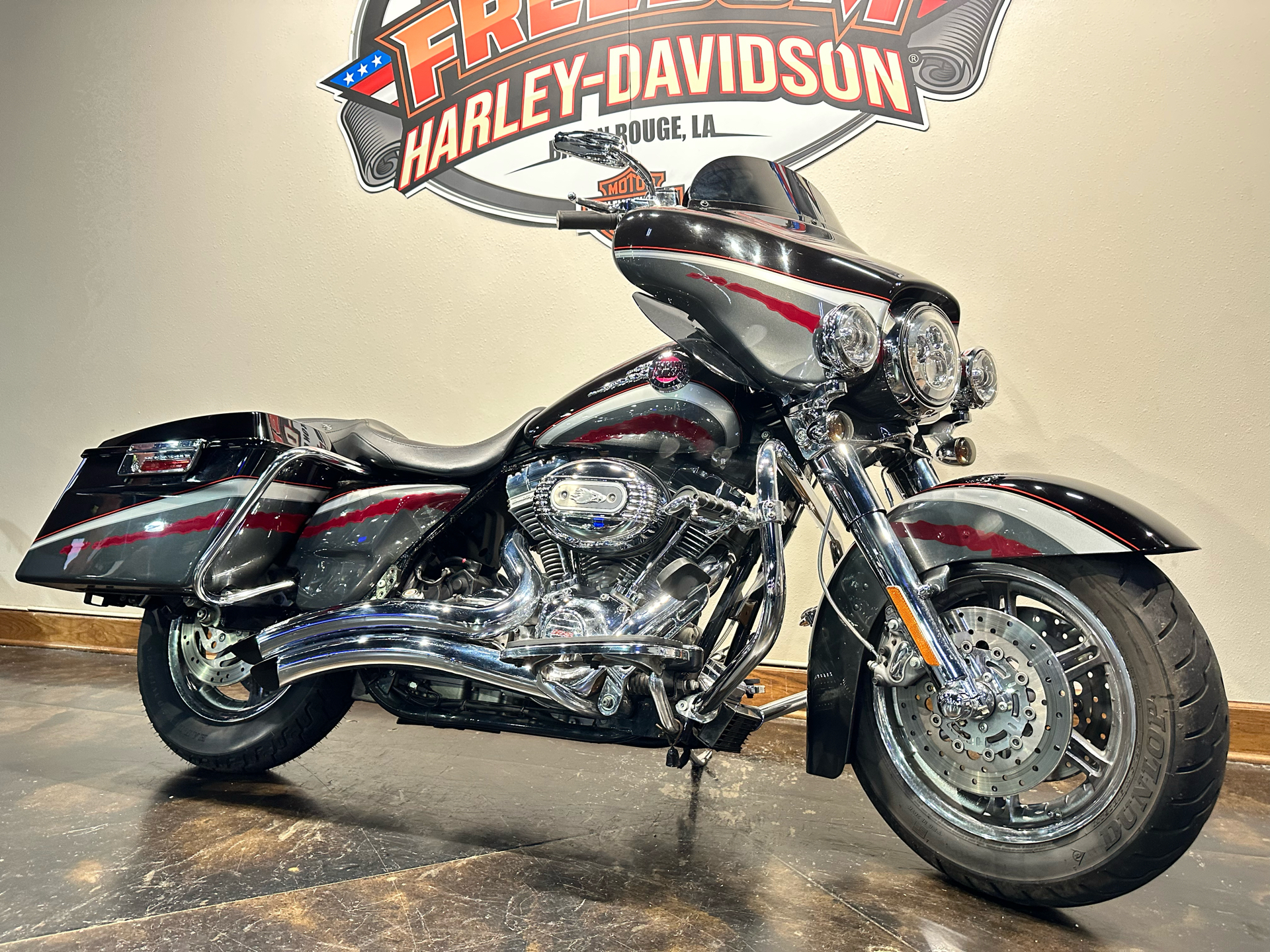 2006 Harley-Davidson CVO™ Screamin' Eagle® Ultra Classic® Electra Glide® in Baton Rouge, Louisiana - Photo 3