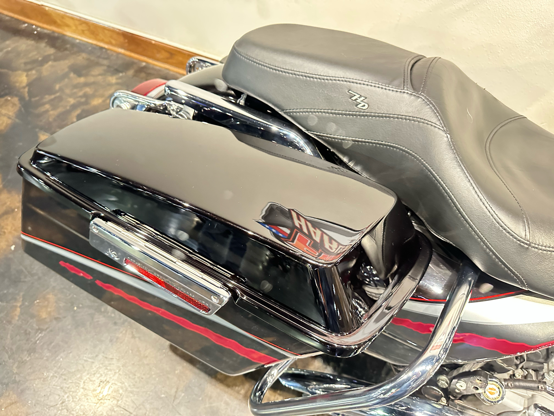 2006 Harley-Davidson CVO™ Screamin' Eagle® Ultra Classic® Electra Glide® in Baton Rouge, Louisiana - Photo 13