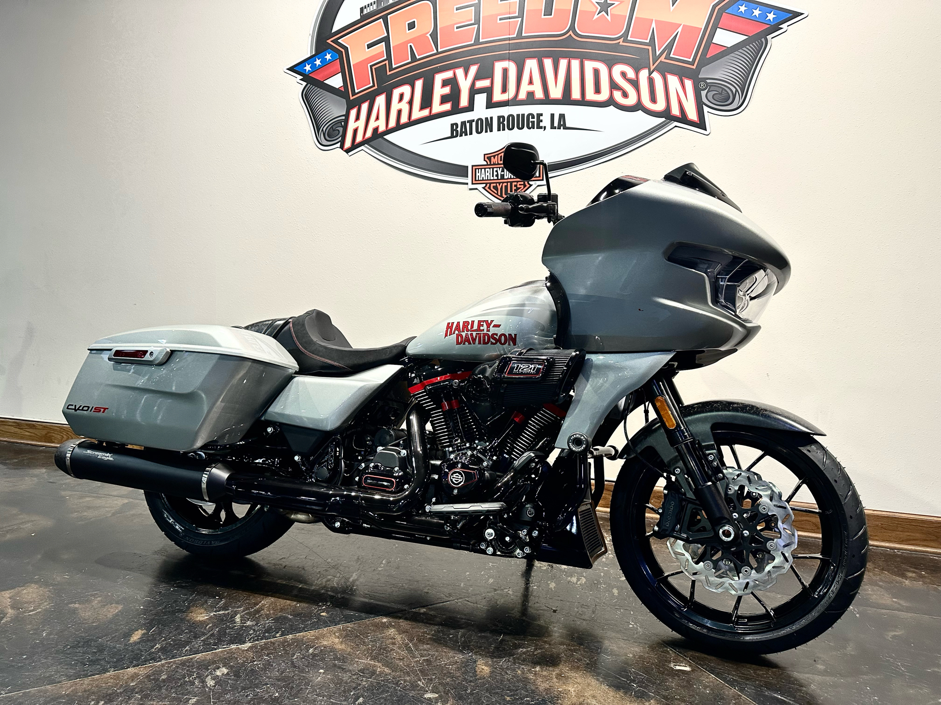 2025 Harley-Davidson CVO™ Road Glide® ST in Baton Rouge, Louisiana - Photo 2