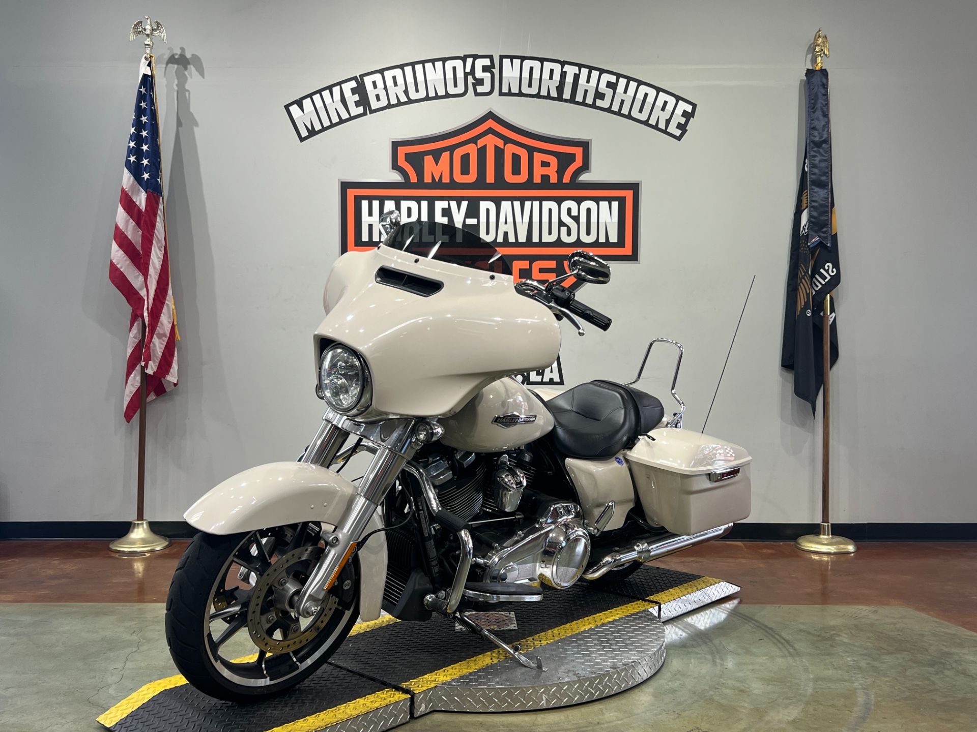 2022 Harley-Davidson Street Glide® in Slidell, Louisiana - Photo 4