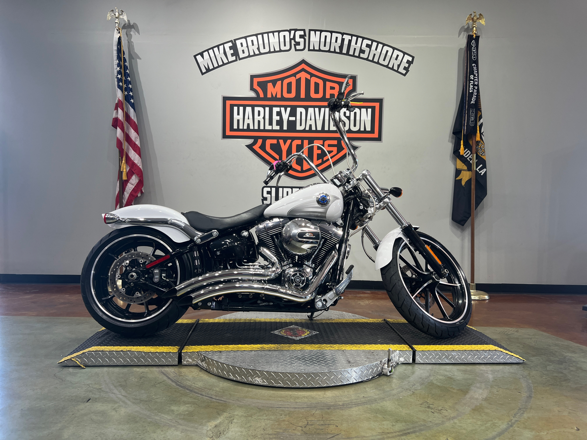 2016 Harley-Davidson Breakout® in Slidell, Louisiana - Photo 1