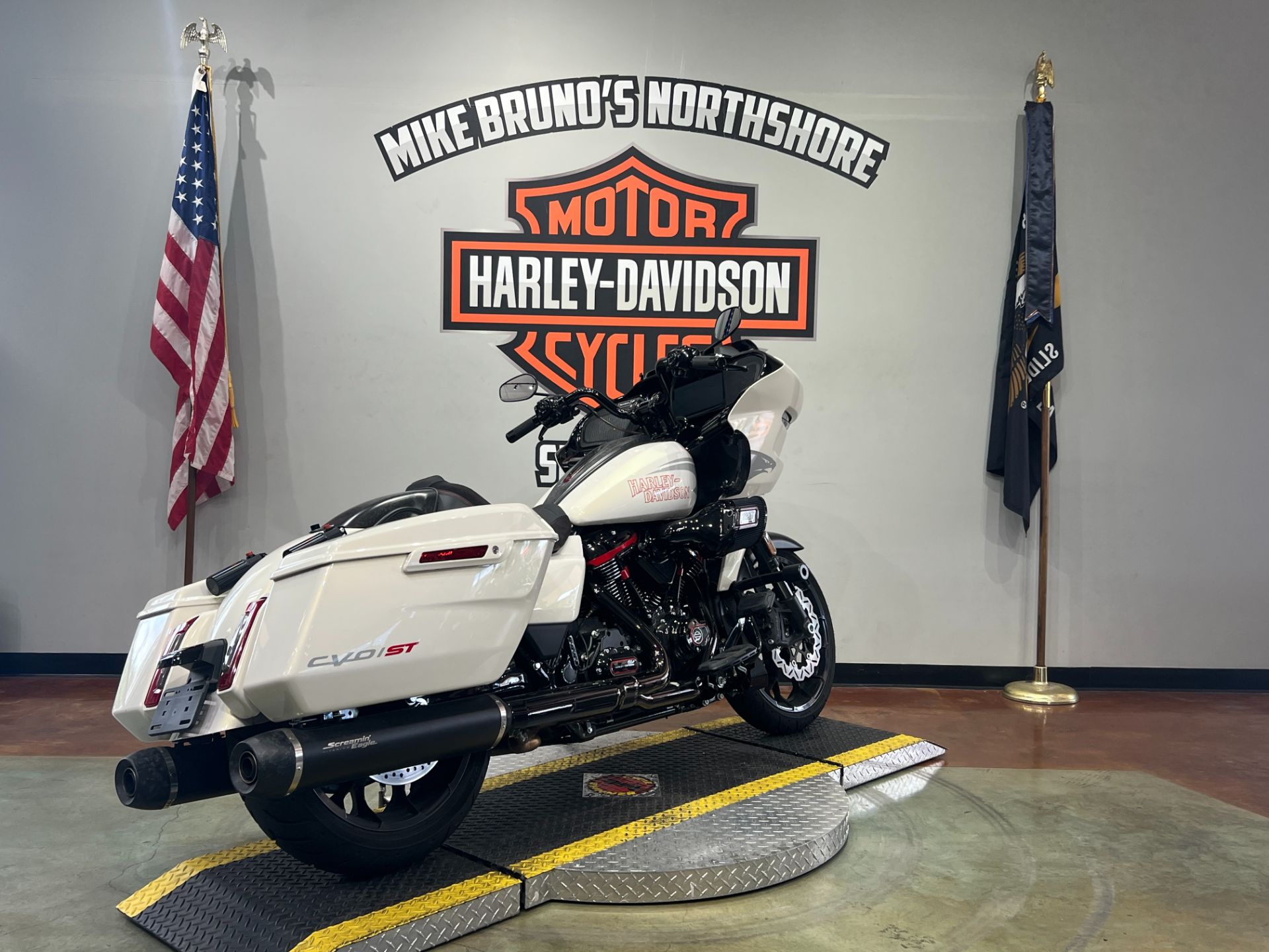 2024 Harley-Davidson CVO™ Road Glide® ST in Slidell, Louisiana - Photo 2