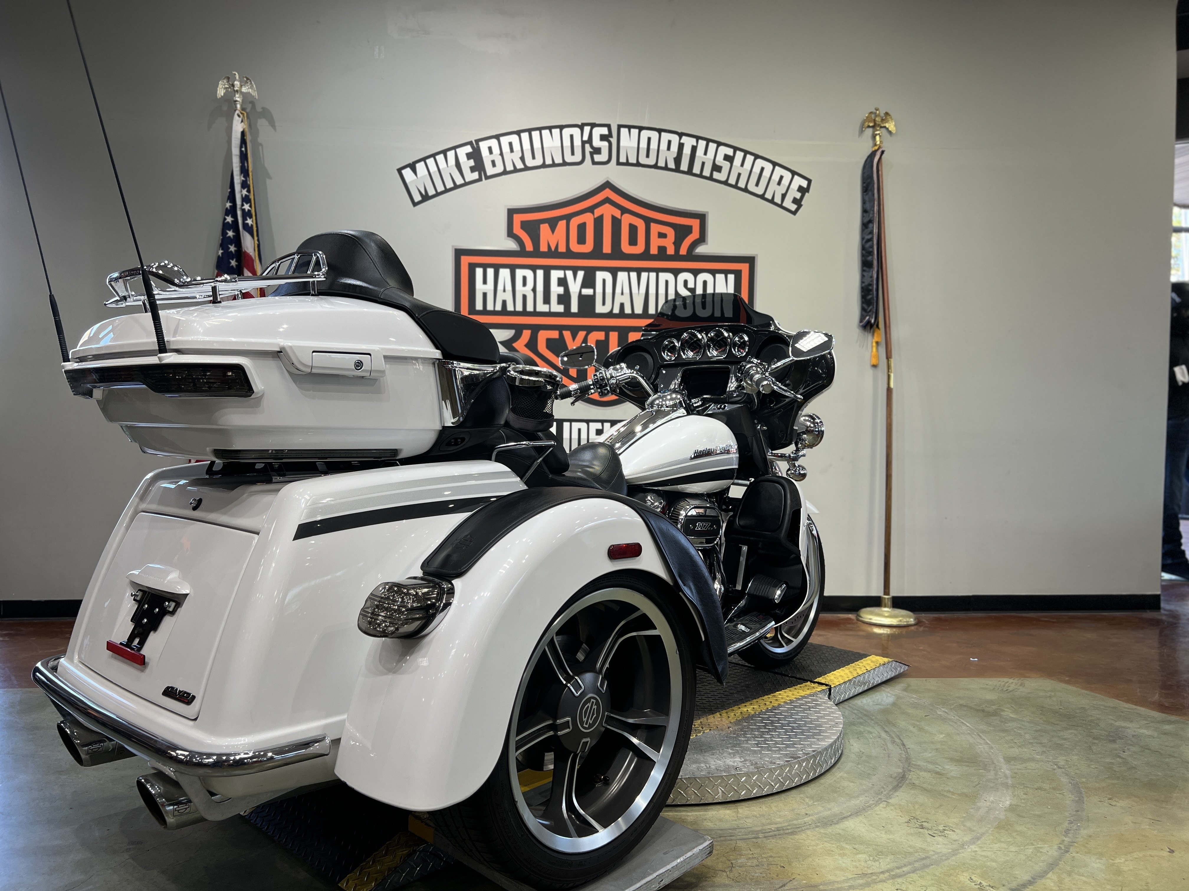 2020 Harley-Davidson CVO™ Tri Glide® in Slidell, Louisiana - Photo 8