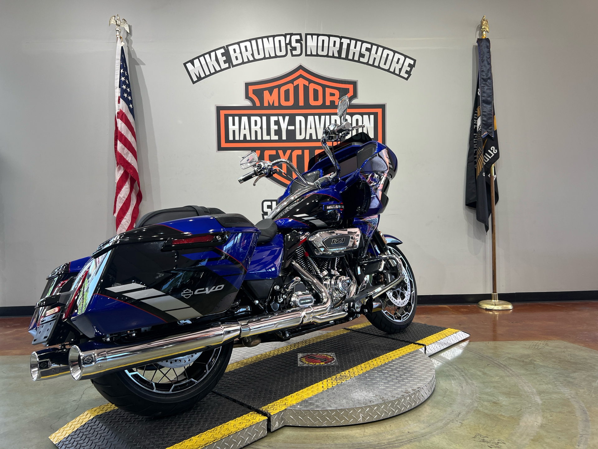 2025 Harley-Davidson CVO™ Road Glide® in Slidell, Louisiana - Photo 8