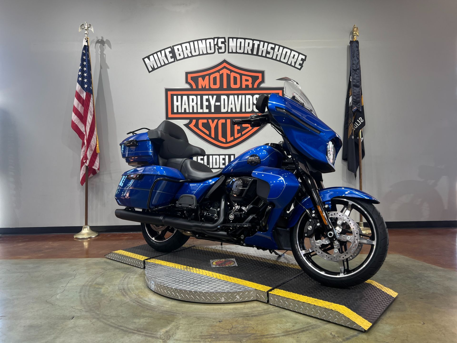 2025 Harley-Davidson Street Glide® Ultra in Slidell, Louisiana - Photo 2
