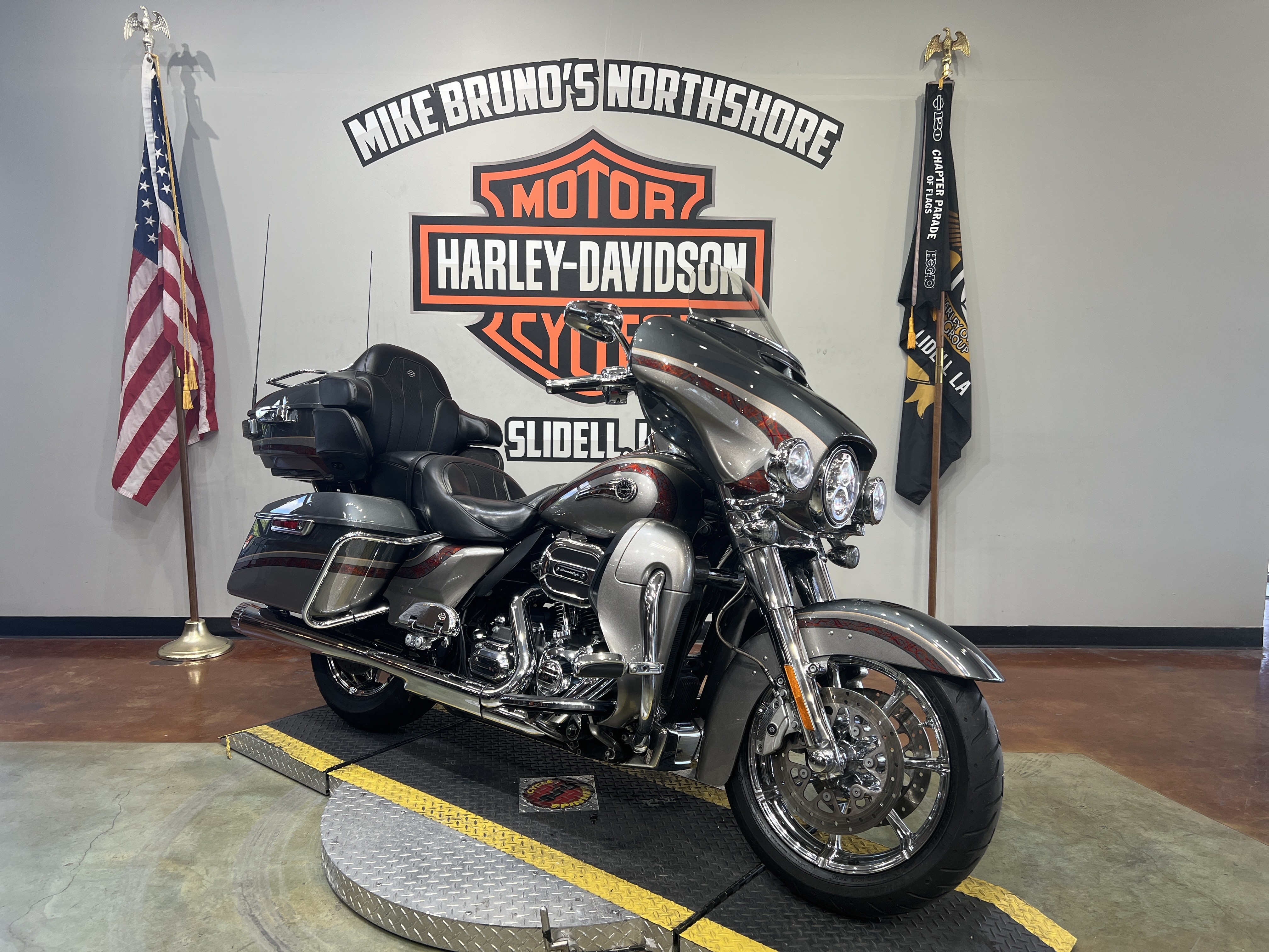 2016 Harley-Davidson CVO™ Limited in Slidell, Louisiana - Photo 2
