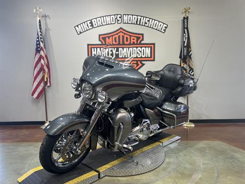 2016 Harley-Davidson CVO™ Limited in Slidell, Louisiana - Photo 4