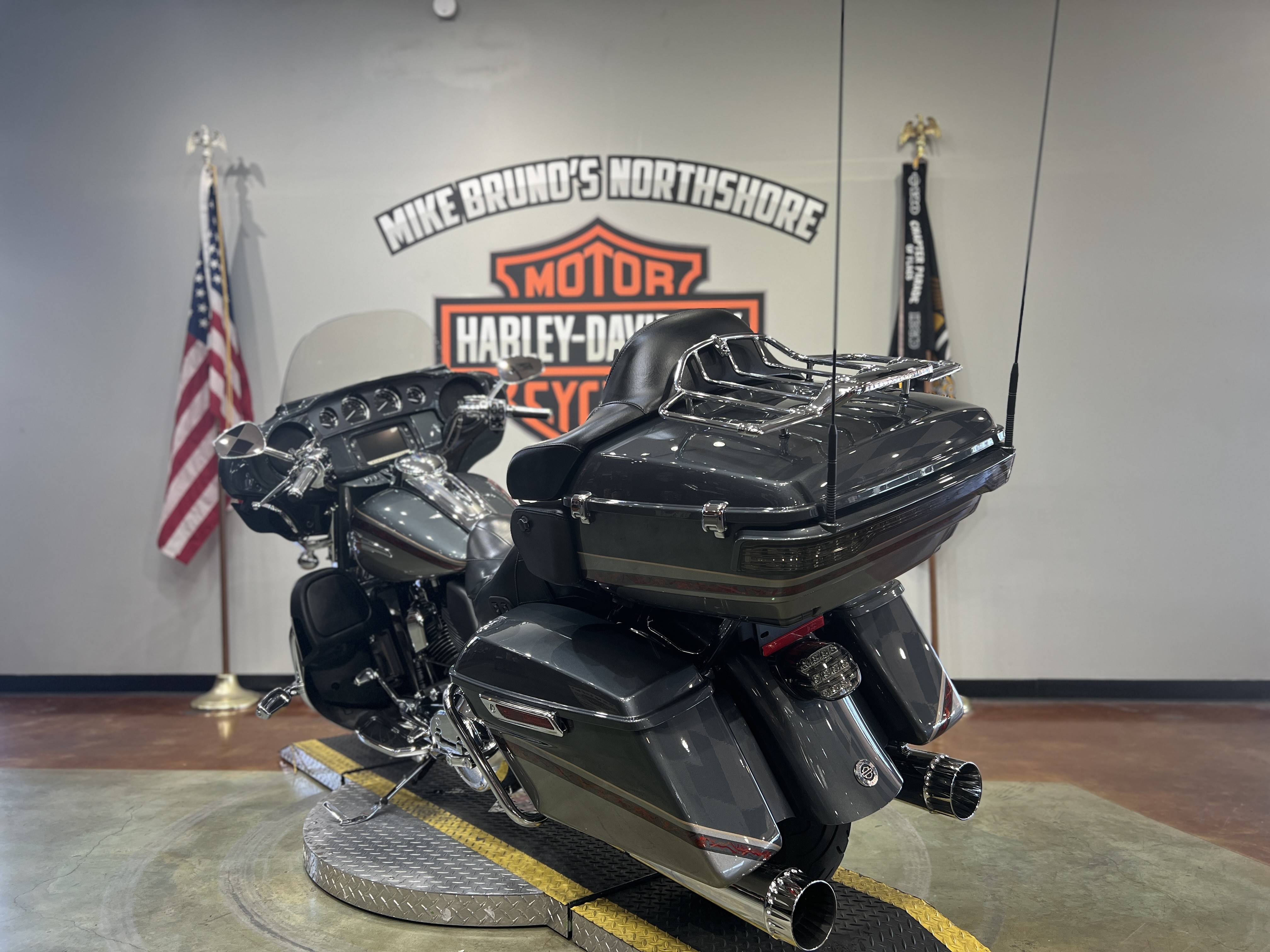 2016 Harley-Davidson CVO™ Limited in Slidell, Louisiana - Photo 6