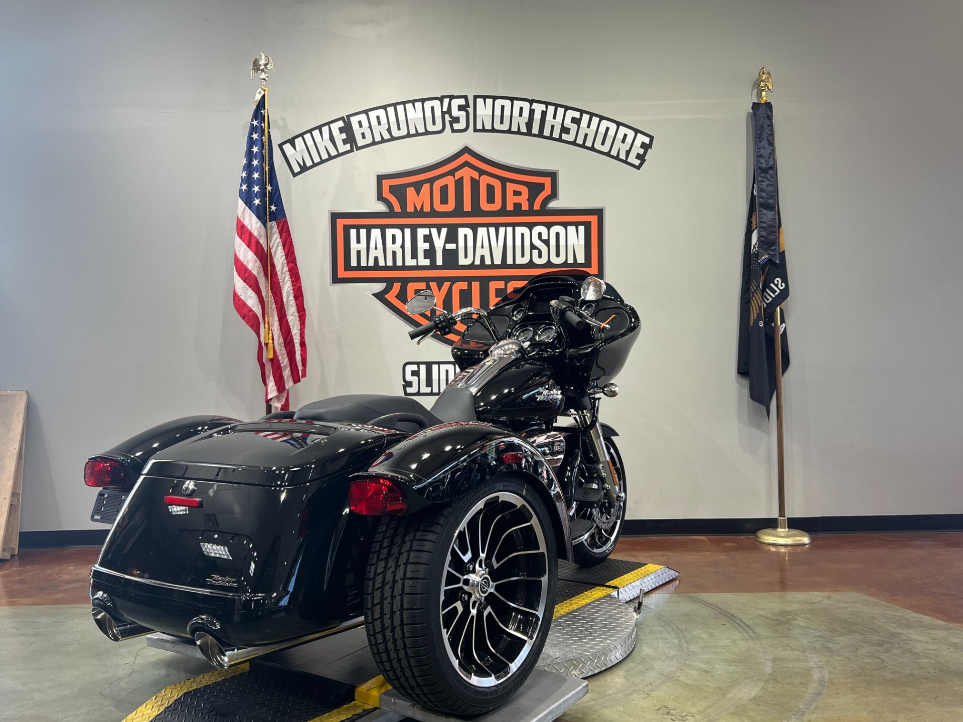 2025 Harley-Davidson Road Glide® 3 in Slidell, Louisiana - Photo 8