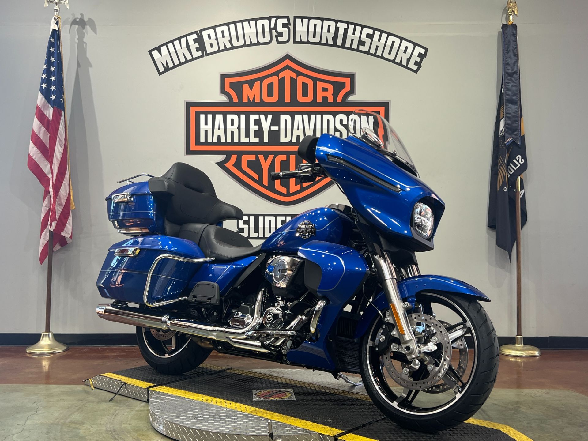 2025 Harley-Davidson Street Glide® Ultra in Slidell, Louisiana - Photo 2