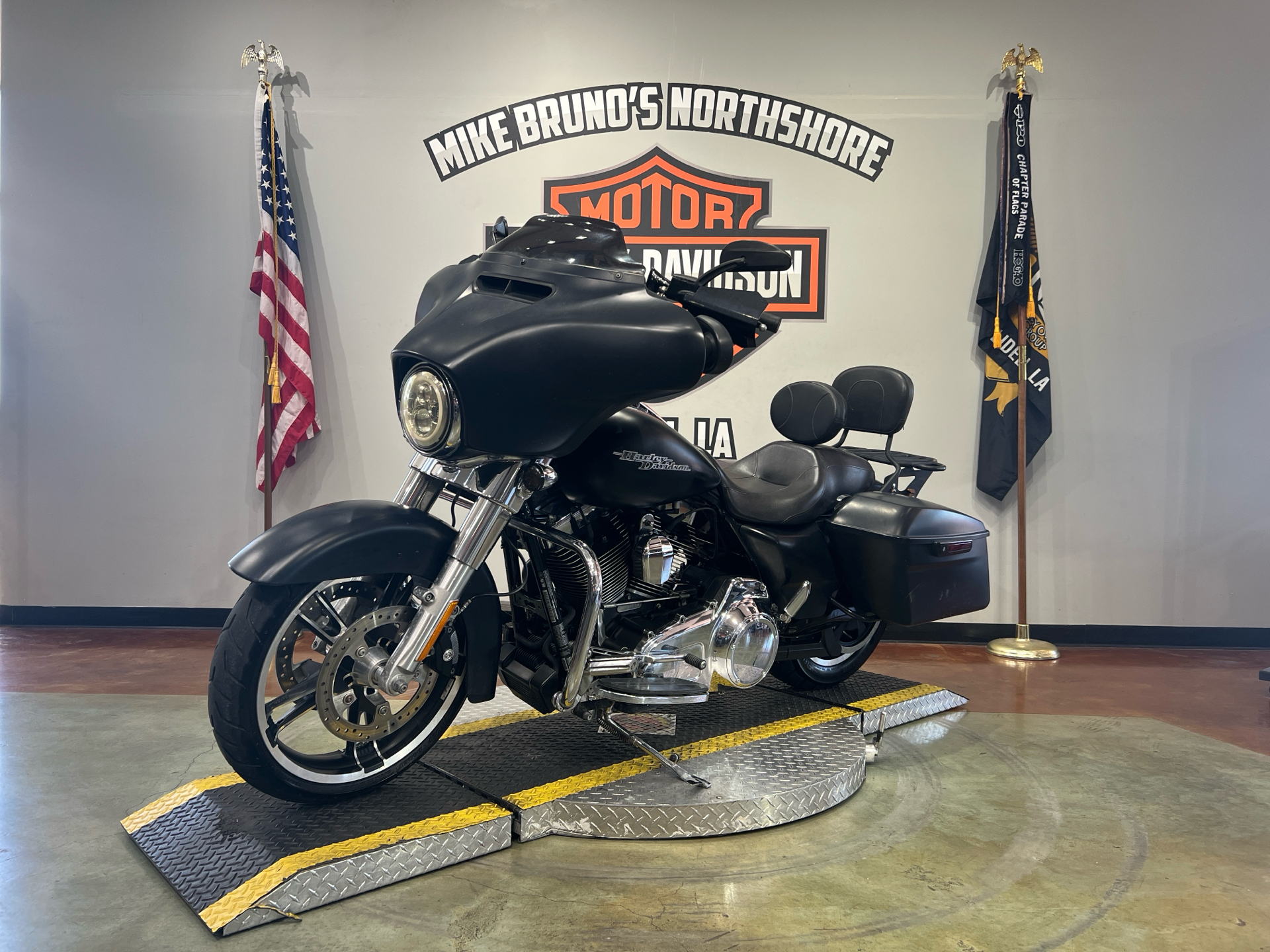 2016 Harley-Davidson Street Glide® in Slidell, Louisiana - Photo 4