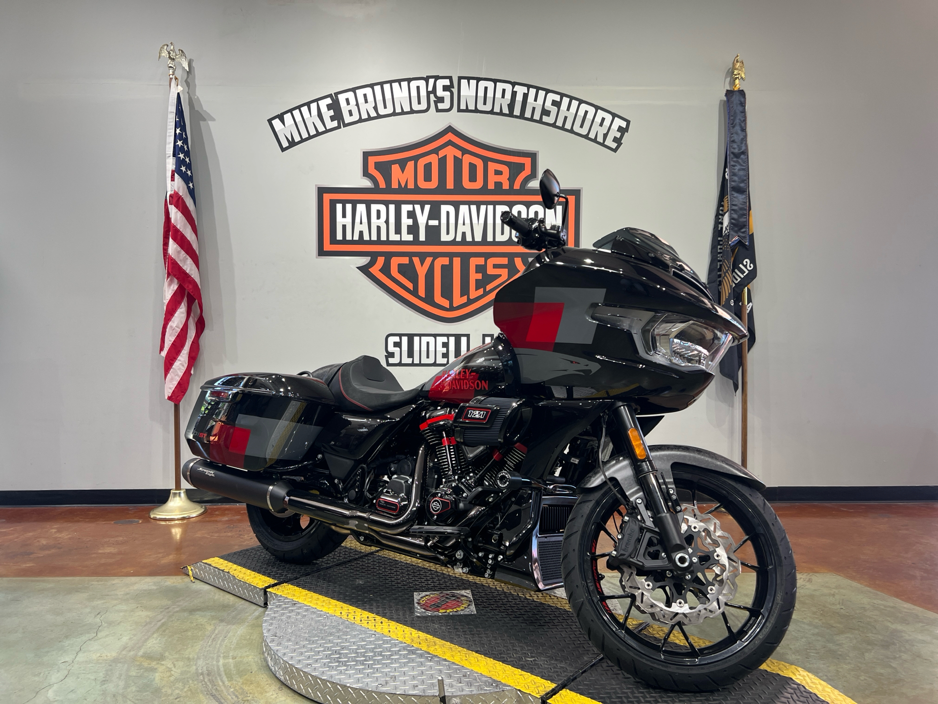 2025 Harley-Davidson CVO™ Road Glide® ST in Slidell, Louisiana - Photo 2