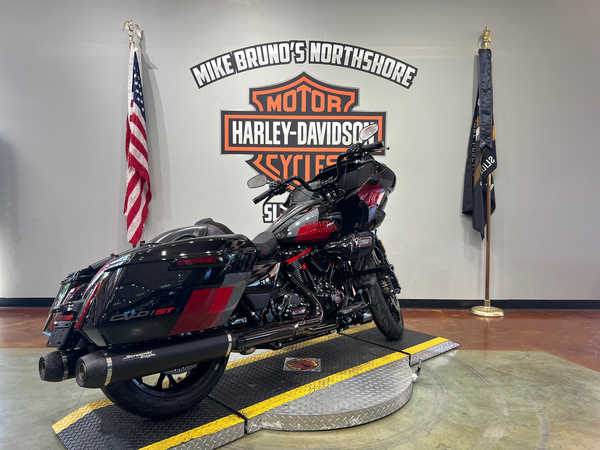 2025 Harley-Davidson CVO™ Road Glide® ST in Slidell, Louisiana - Photo 9