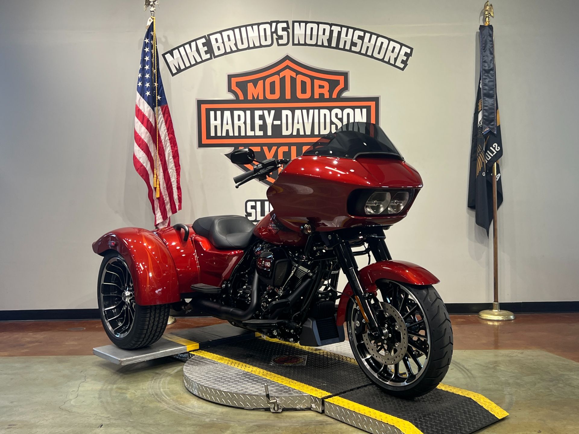 2025 Harley-Davidson Road Glide® 3 in Slidell, Louisiana - Photo 2