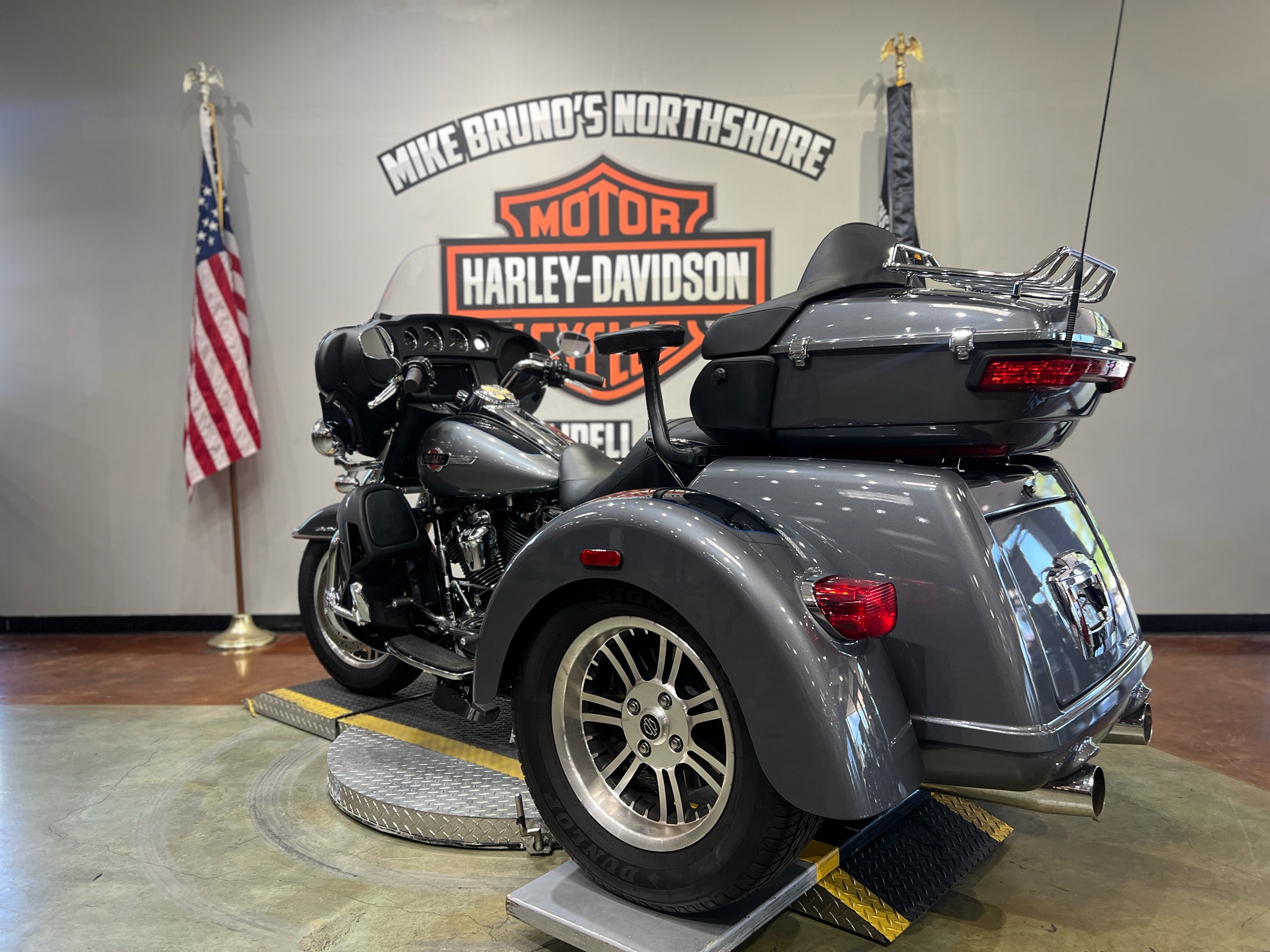 2022 Harley-Davidson Tri Glide® Ultra 6