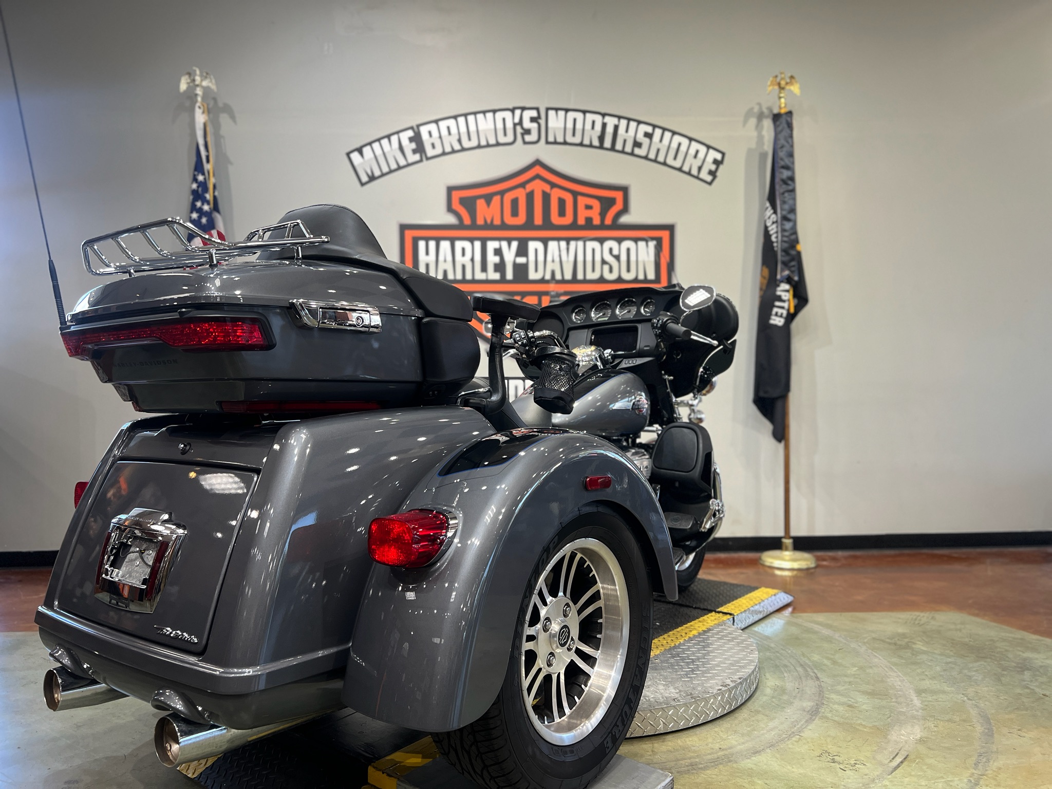 2022 Harley-Davidson Tri Glide® Ultra 8