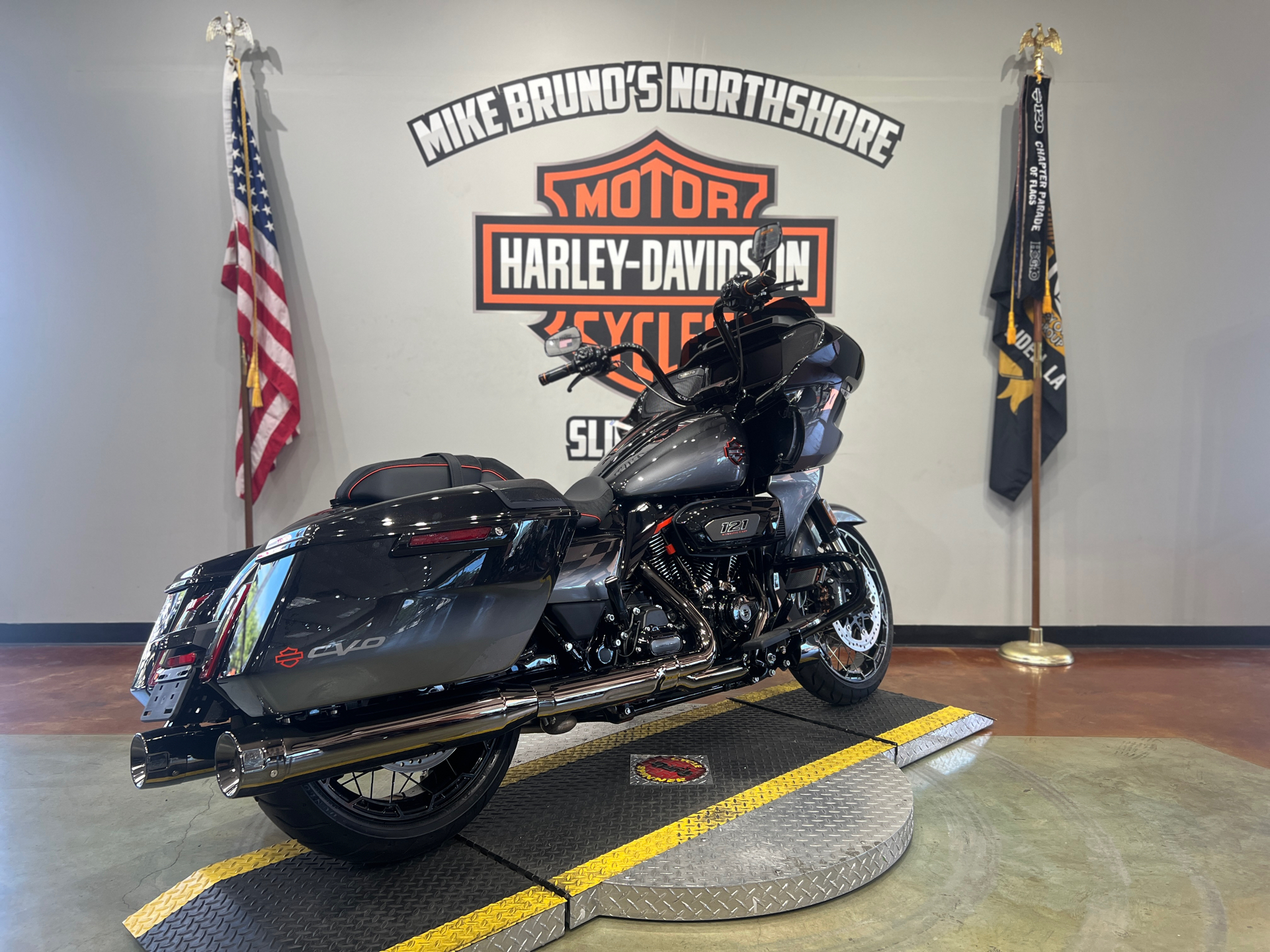 2025 Harley-Davidson CVO™ Road Glide® in Slidell, Louisiana - Photo 8